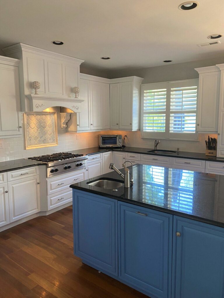 white kitchen cabinets